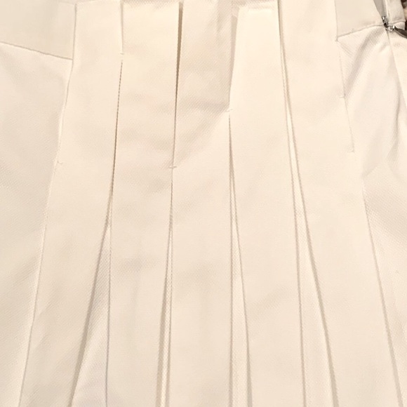 🌼🌼NWT Elie Tahari Sheba Pleated and Embroidered Flower Mini Skirt, Size 4 - Picture 5 of 8